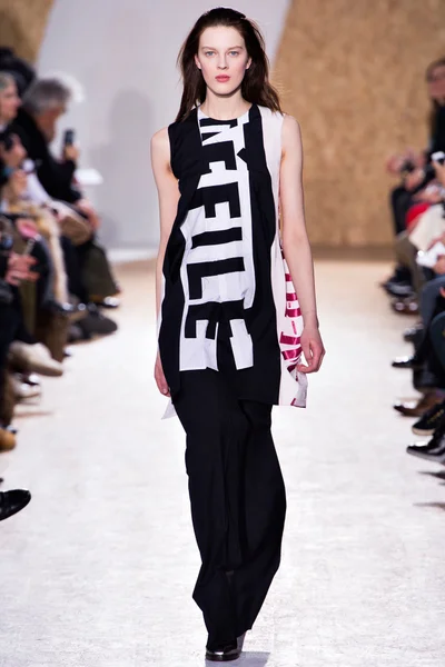 Look 25